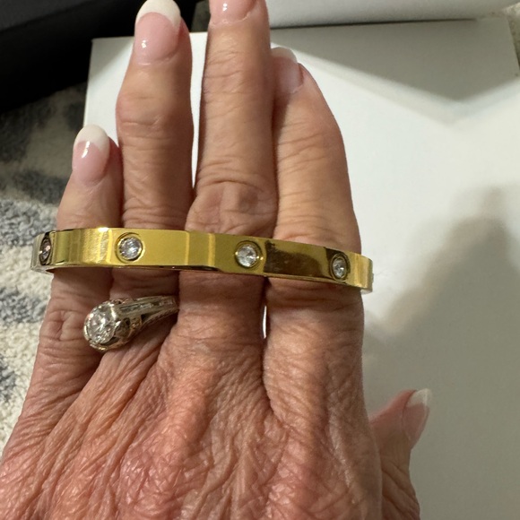 Forte Elegant Gold Bracelet with Crystal Accents - Picture 1 of 4